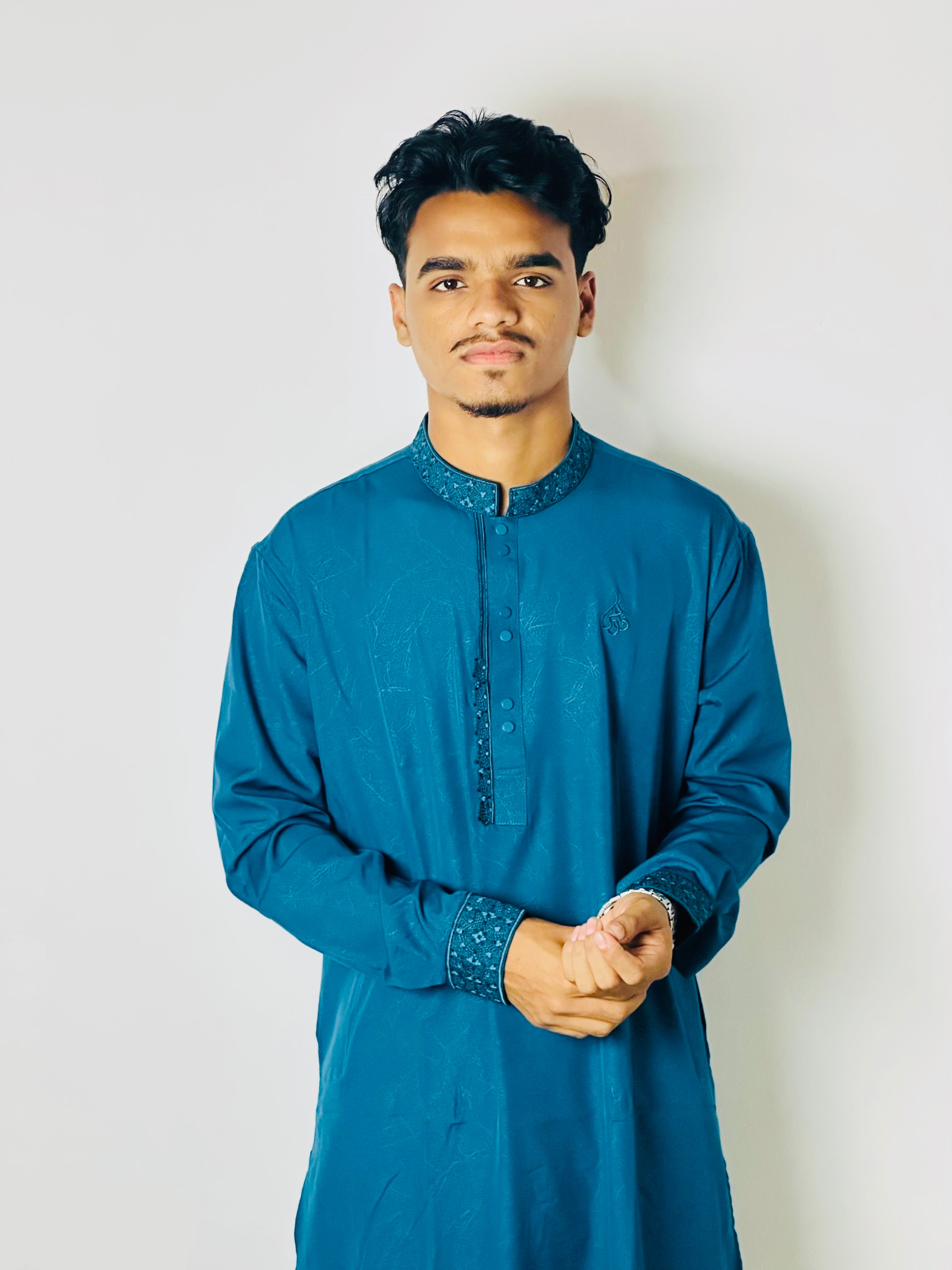 𝐂𝐡𝐢𝐧𝐚 𝐋𝐲𝐜𝐫𝐚 𝐒𝐭𝐢𝐳𝐳 𝐩𝐚𝐧𝐣𝐚𝐛