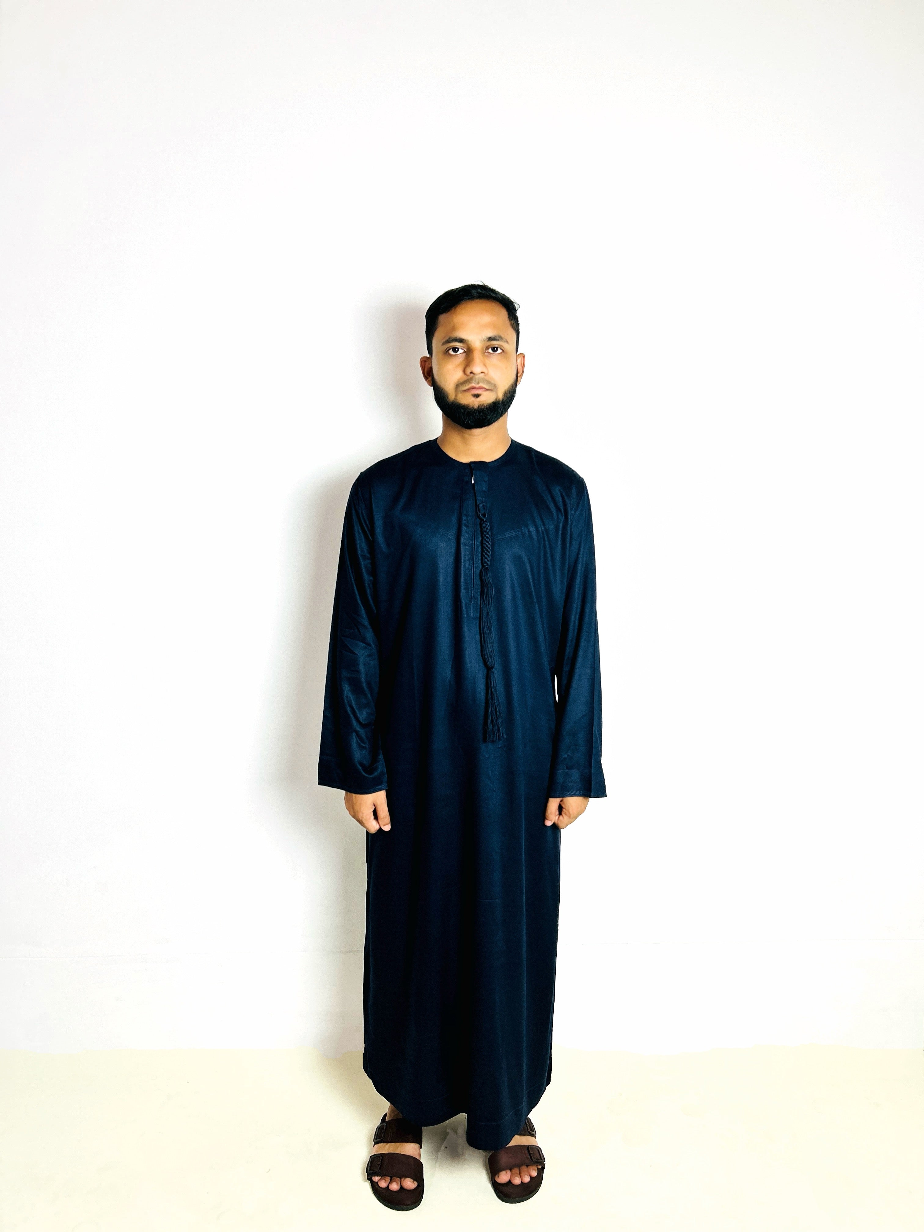 Premium Emirati Thobe – Luxury Gulf Style Men’s Jubba
