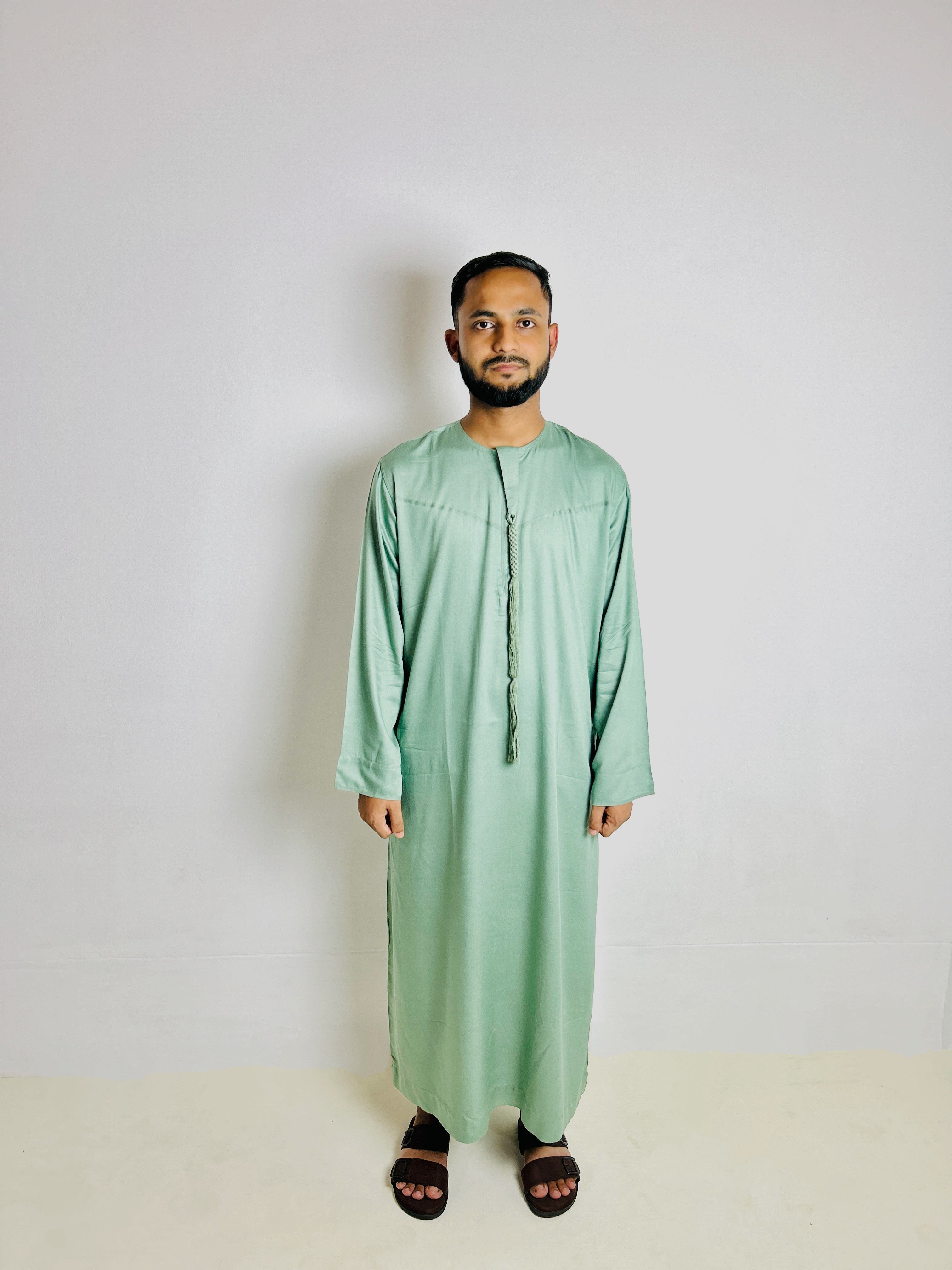 Premium Emirati Thobe – Luxury Gulf Style Men’s Jubba