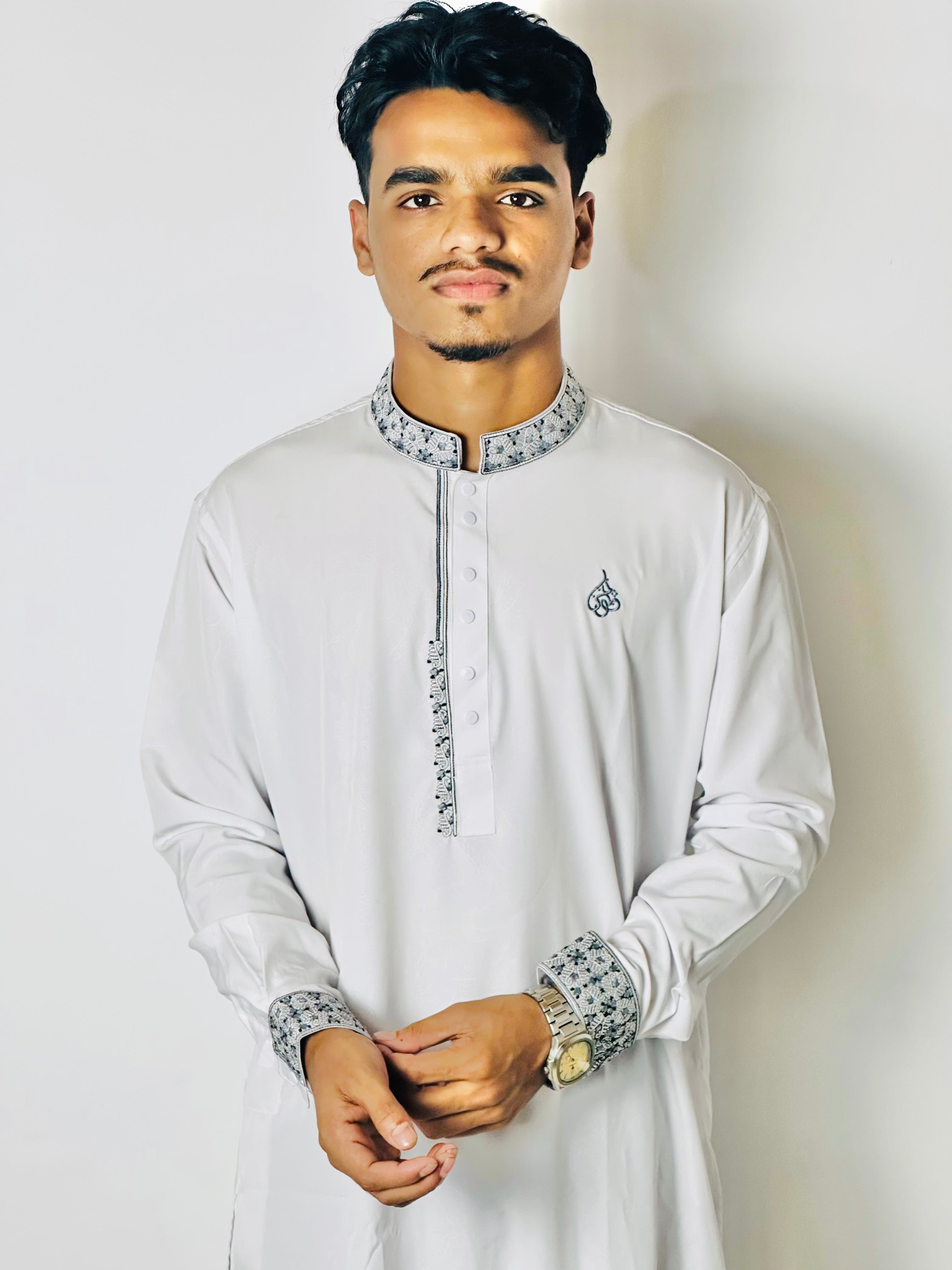 𝐂𝐡𝐢𝐧𝐚 𝐋𝐲𝐜𝐫𝐚 𝐒𝐭𝐢𝐳𝐳 𝐩𝐚𝐧𝐣𝐚𝐛